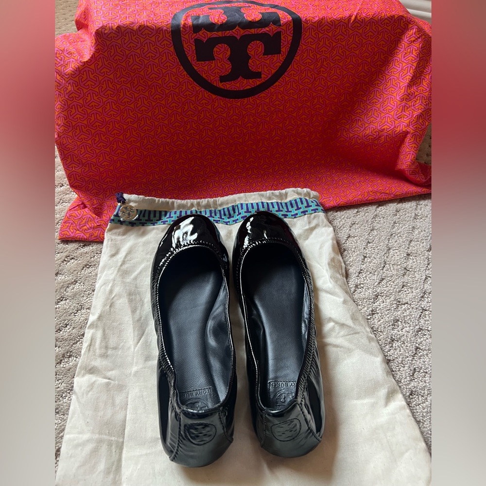 Tory Burch Black patent leather ballet flat